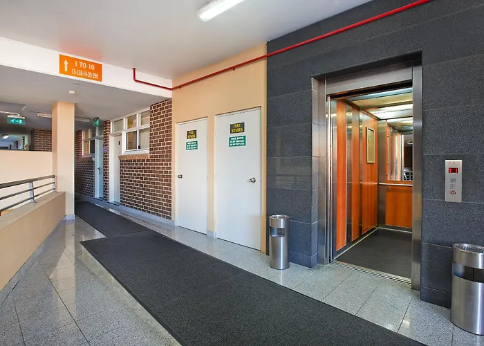 Comfort Inn & Suites Burwood